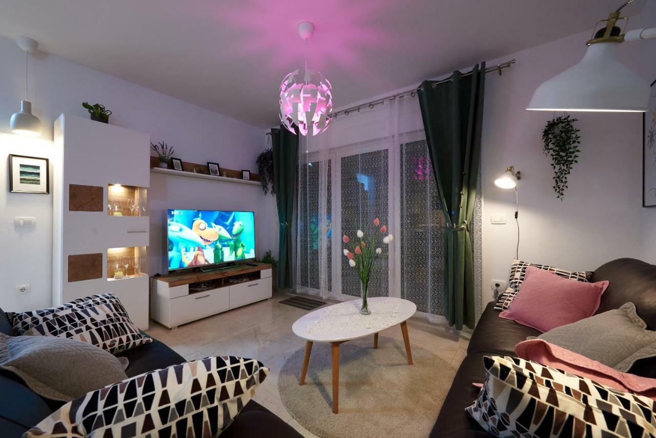 Golubica Apartment โตรกีร์ ภายนอก รูปภาพ