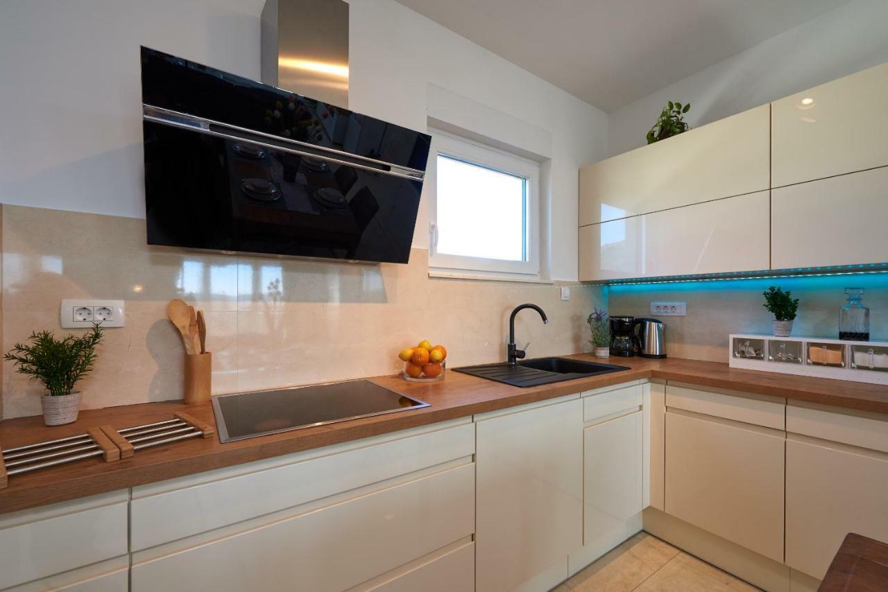 Golubica Apartment โตรกีร์ ภายนอก รูปภาพ