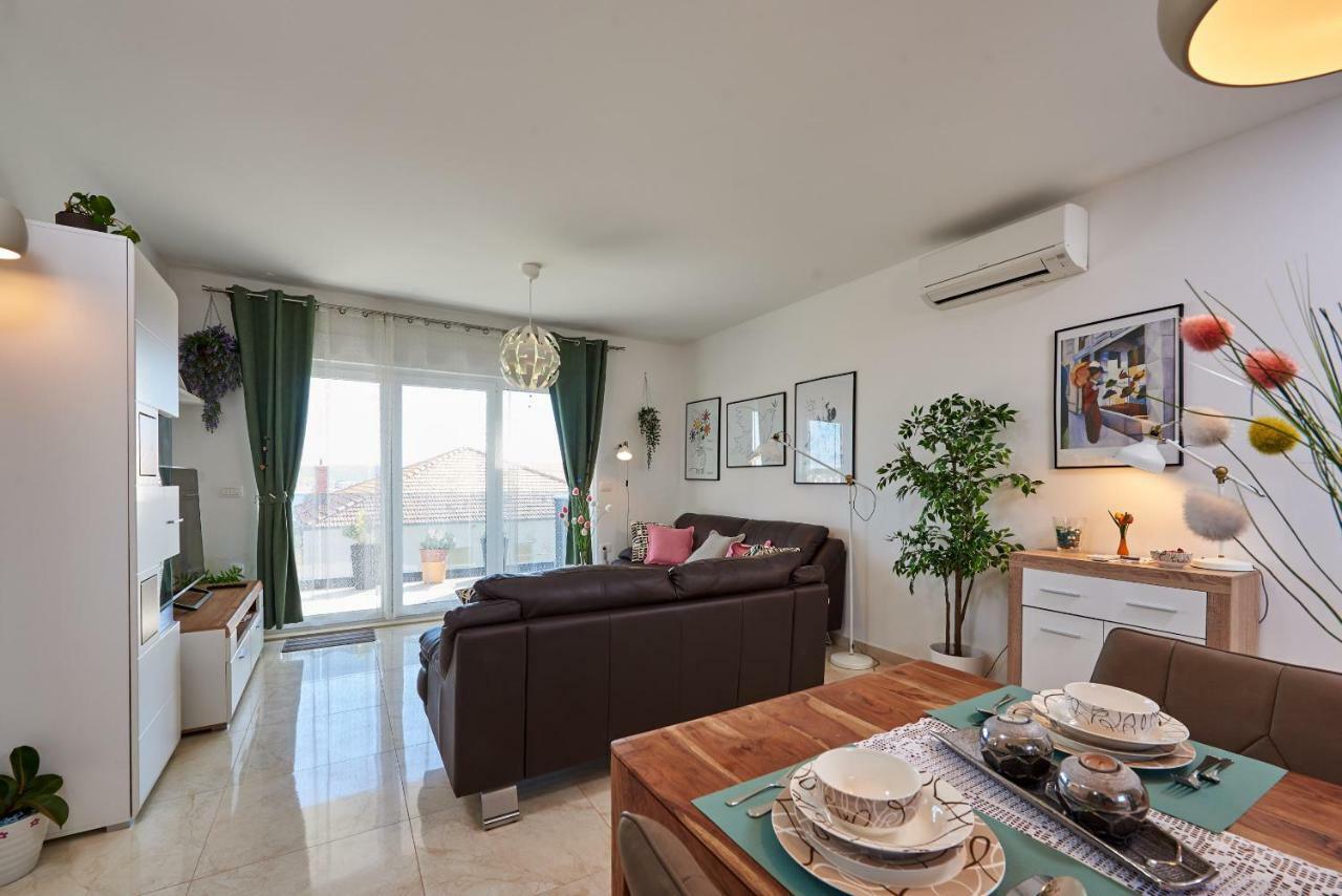 Golubica Apartment โตรกีร์ ภายนอก รูปภาพ
