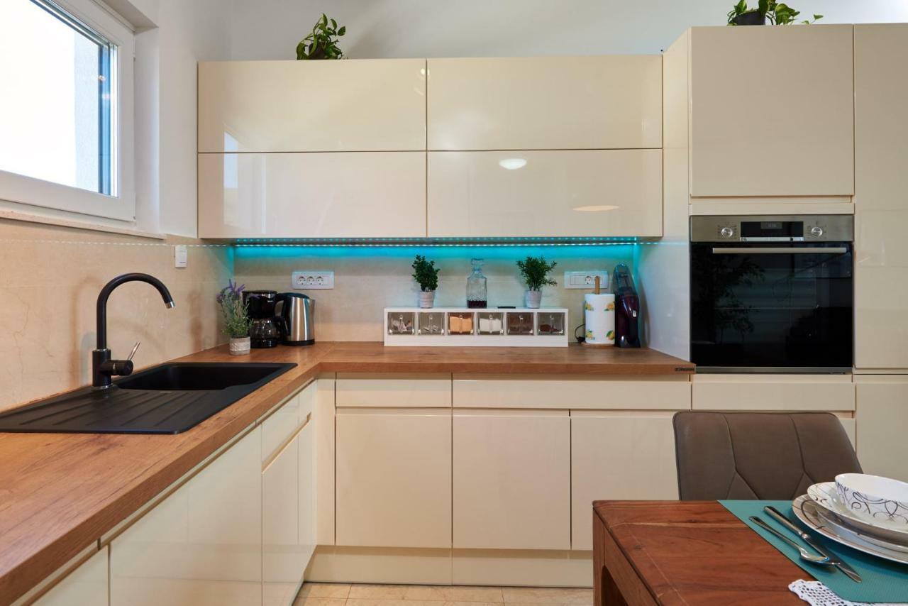 Golubica Apartment โตรกีร์ ภายนอก รูปภาพ