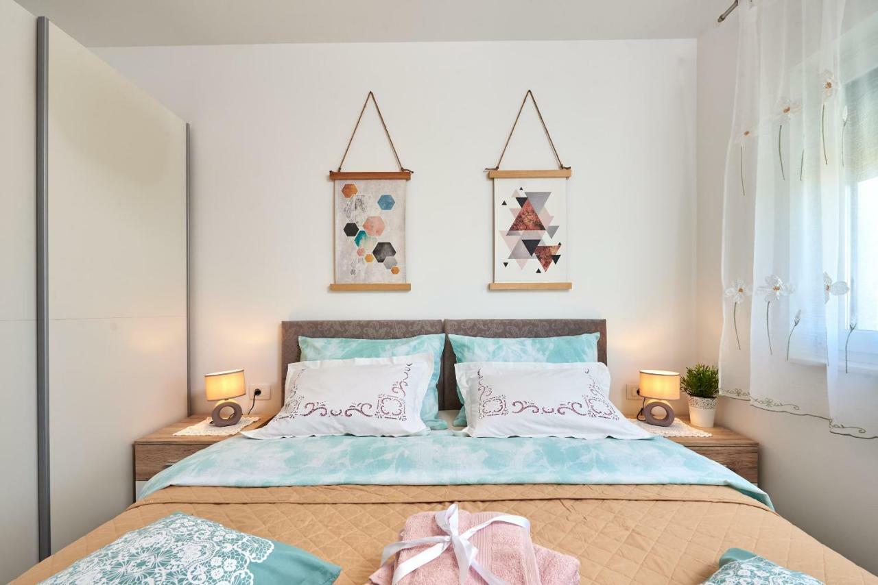 Golubica Apartment โตรกีร์ ภายนอก รูปภาพ